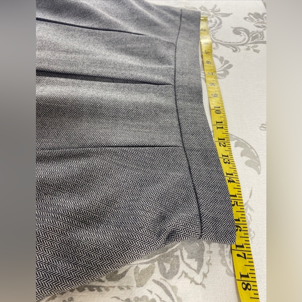 Brooks‎ Brothers Tweed Skirt
Womens 12 Black & White Pleated
Office/Business - Picture 3 of 8